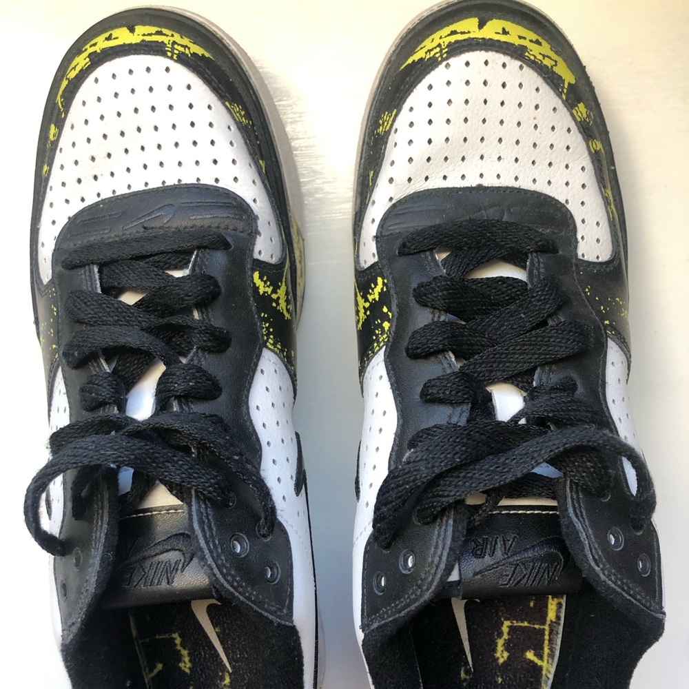 Men’s Nike Shoe Size 9.5